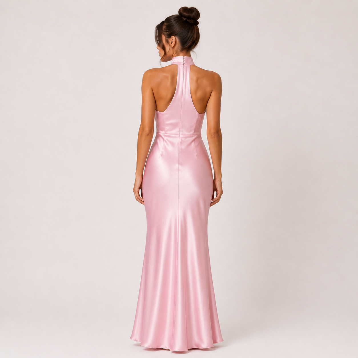 Robe dos nu élégante femme